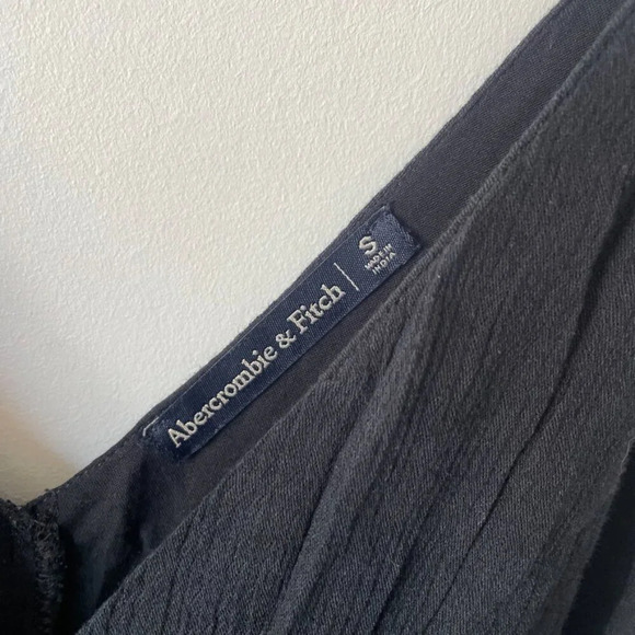 Abercrombie & Fitch Gauze Tie Front Sleeveless Romper Black Size Small - Picture 5 of 6